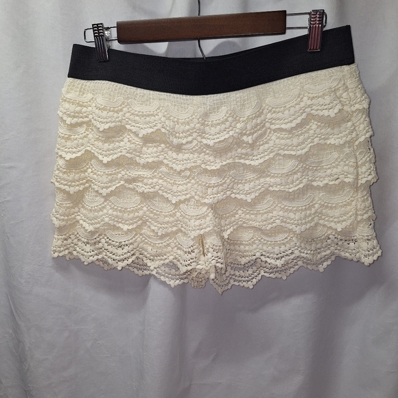 Charlotte Russe large lace layered white shorts - Picture 1 of 5